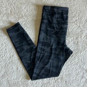 Athleta elation 7/8 tight in black camo.